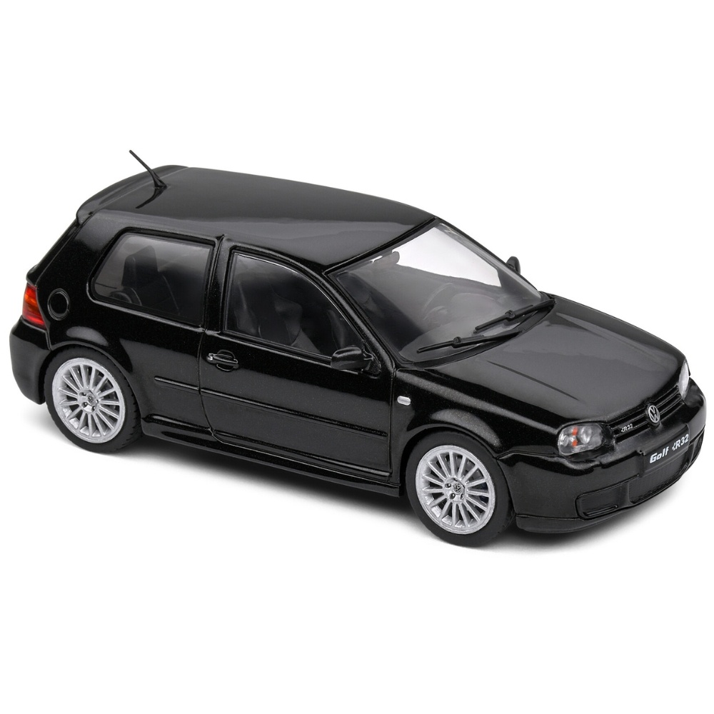 1:43 Vw Golf IV R32 2003 zwart Solido Schaalmodel