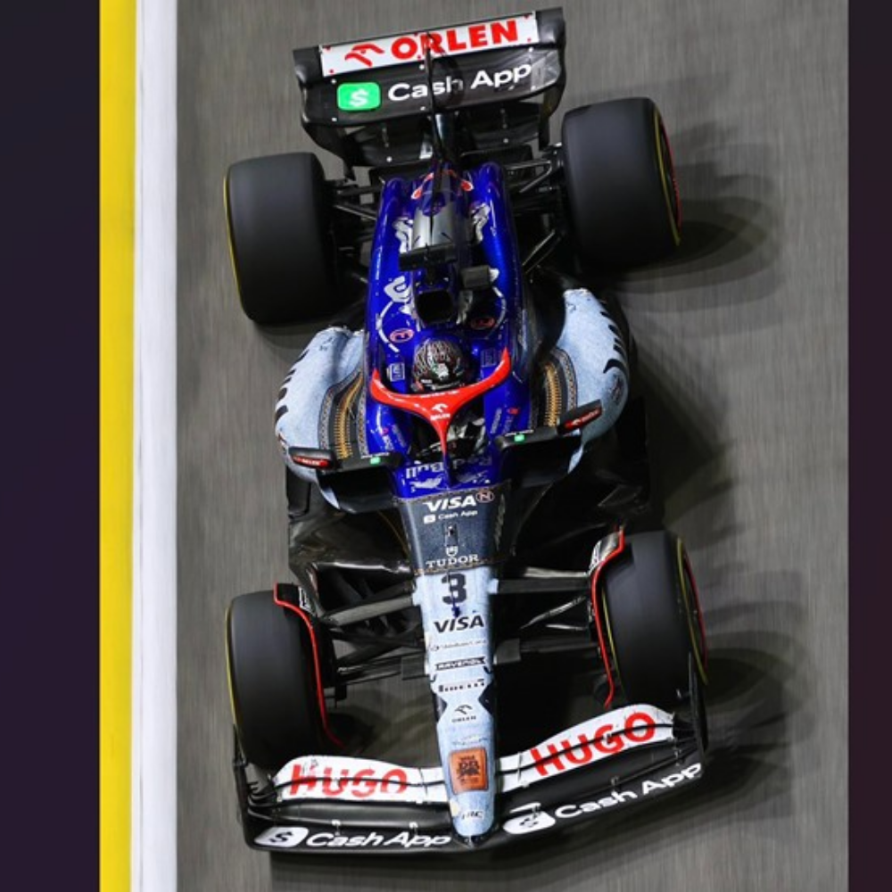 PRE-ORDER: 1:18 Visa Cash App RB VCARB01 Daniel Ricciardo 'Last race GP Singapore 2024'