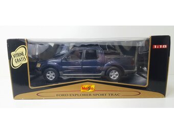 1:18 Ford Explorer Sport Trac