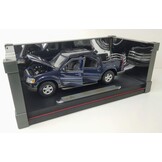 1:18 Ford Explorer Sport Trac