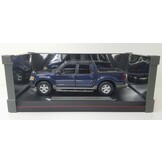 1:18 Ford Explorer Sport Trac