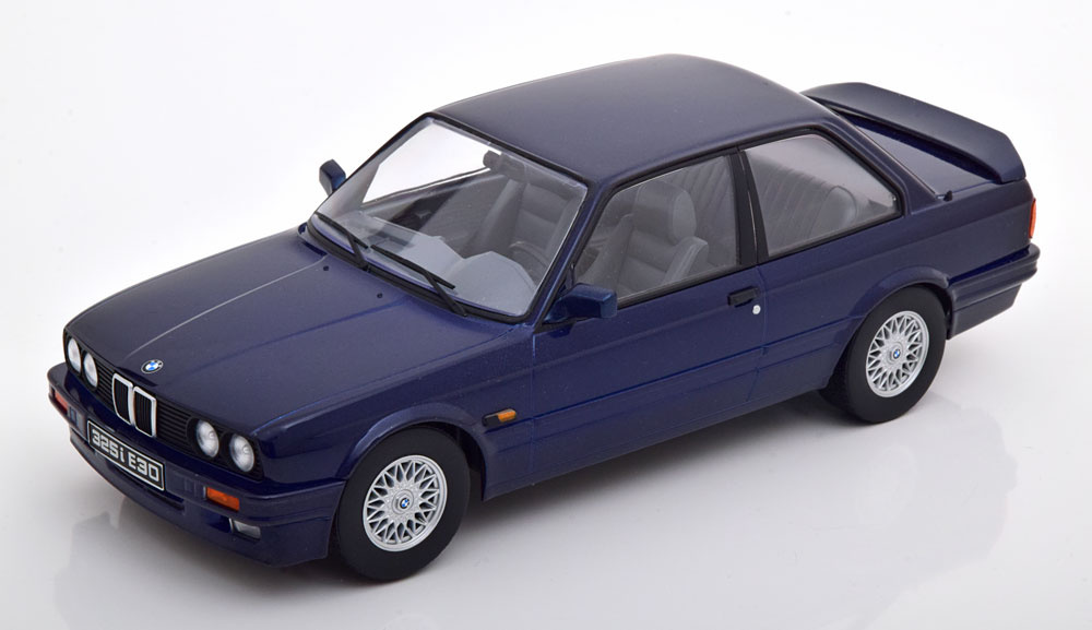 Schaalmodel 1:18 BMW 325i 1988 Dark Blue metallic