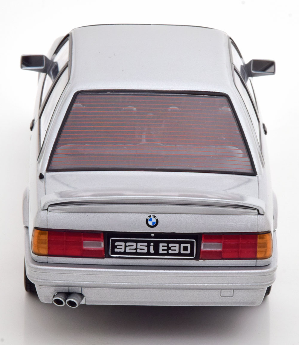 Schaalmodel 1:18 BMW 325i 1988 Silver metallic