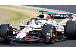 **Pre Order 1/64 Red Bull Racing RB21 No.1 Oracle Red Bull Racing, M. Verstappen 'Winner Japanese GP 2025 *With pitboard