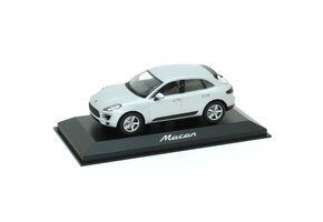 1:43 Porsche Macan - Silver Metallic | Premium SUV Model - Minichamps
