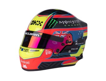 1:2 Helmet Oscar Piastri – McLaren F1 2025 | No. 81 | Official Replica - Bell Helmets