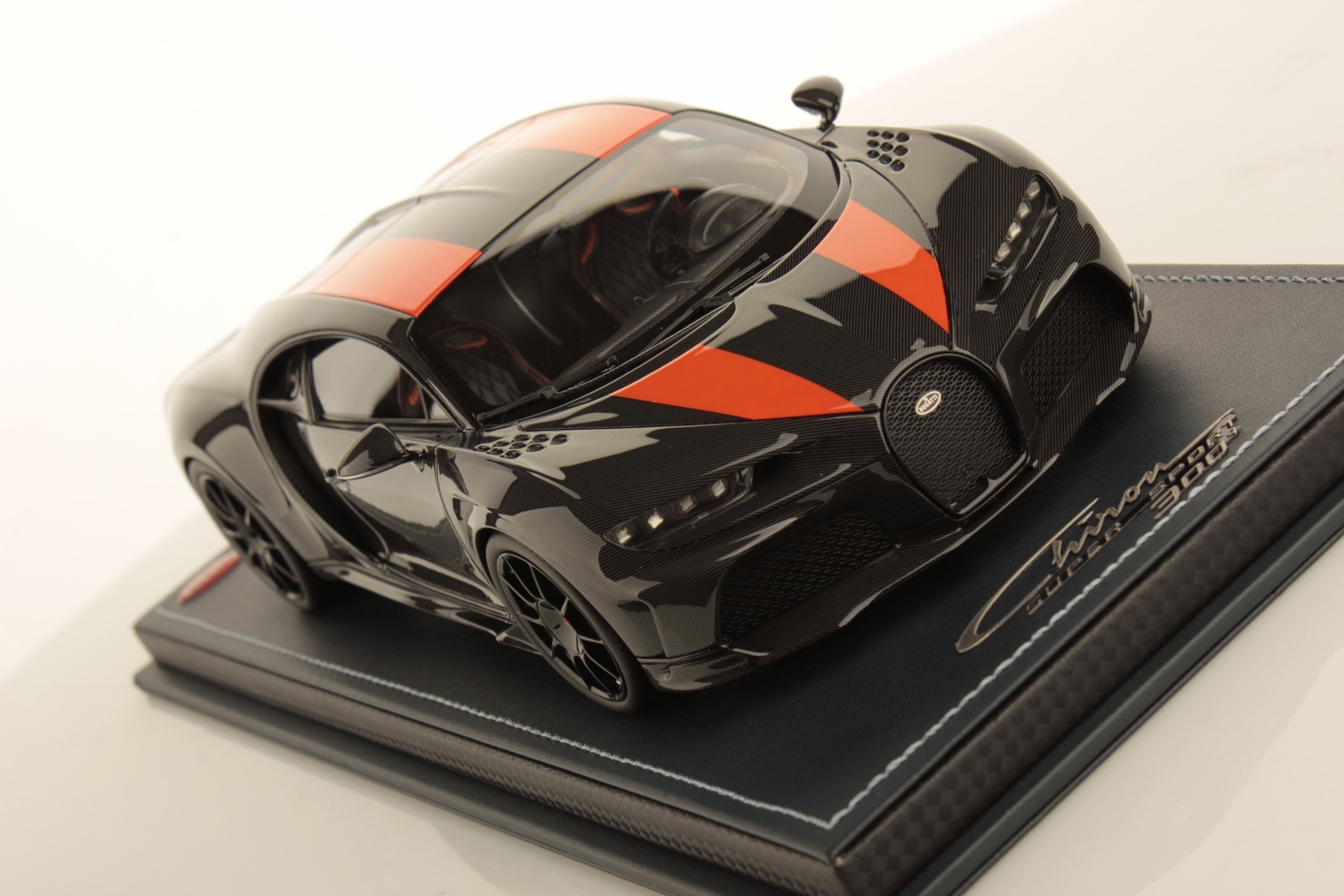 1:18 Bugatti Chiron Super Sport 300+ World Record 304.773 mph MR Collection