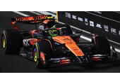 1:64 Lando Norris McLaren ‘World Champion’ 3rd Abu Dhabi 2025