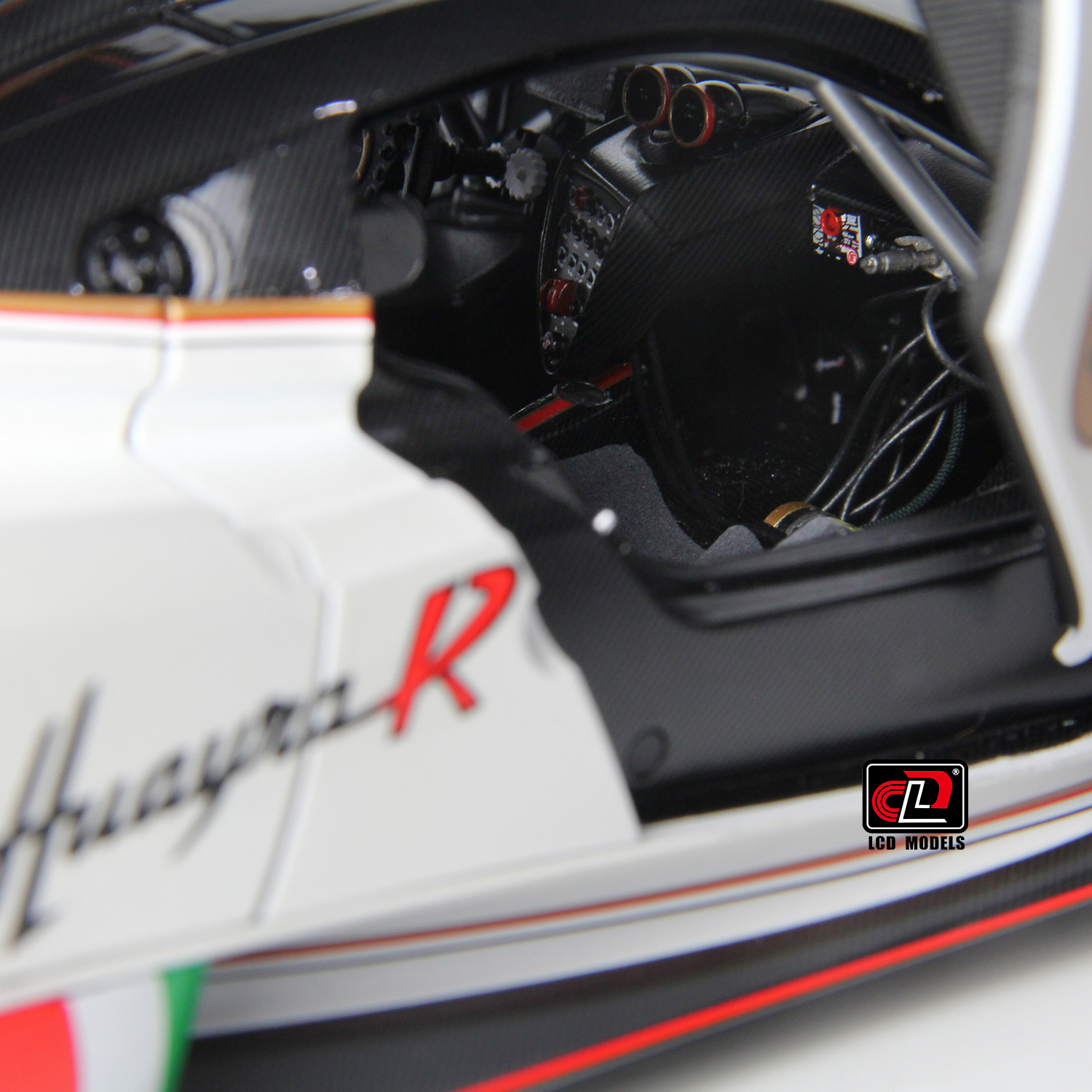 1:18 Pagani Huayra R- Pearl White - LCD Model