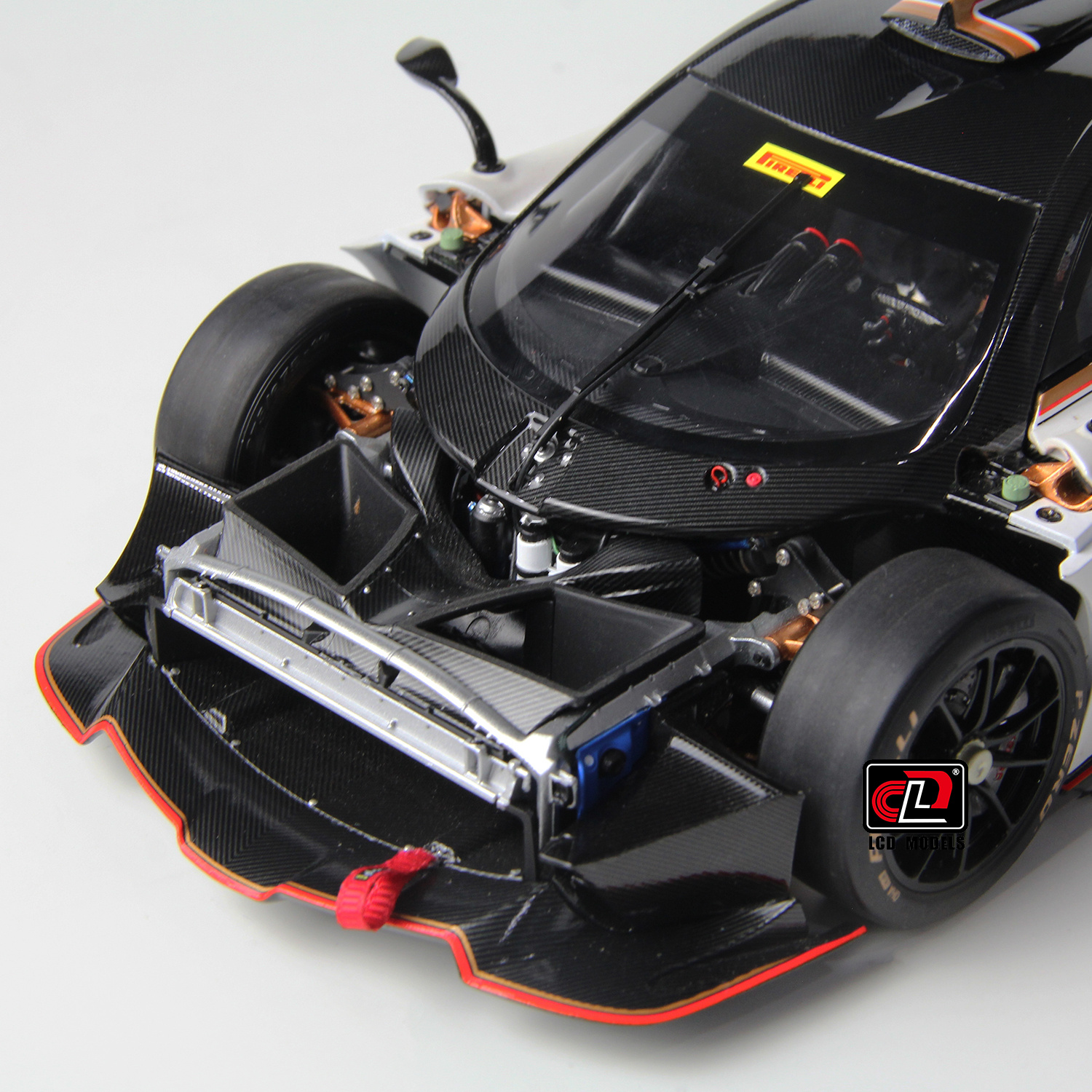 1:18 Pagani Huayra R- Pearl White - LCD Model