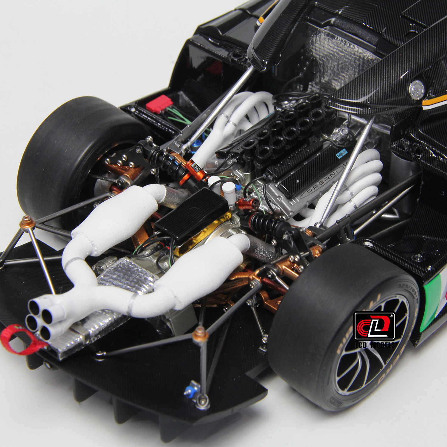 1:18 Pagani Huayra R- Black Carbon - LCD Model