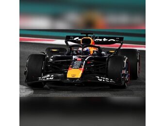 1:43 Max Verstappen Winner Abu Dhabi 2025 (met pit board)