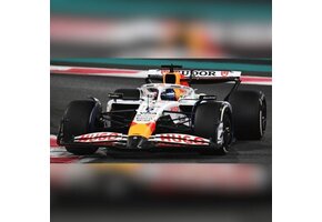 1:43 Isack Hadjar P6 Abu Dhabi 2025 (met pit board)