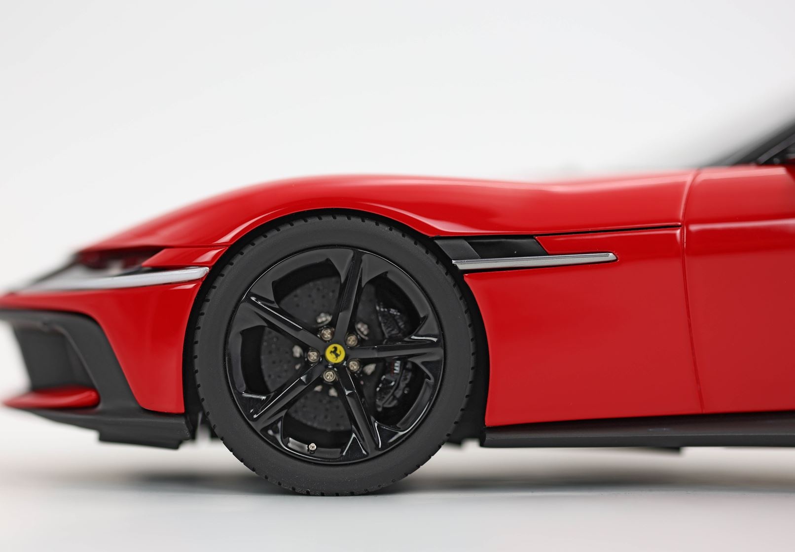 1:18 Ferrari 12Cilindri Spider Rosso Corsa - Limited 200 pcs. - BBR Model