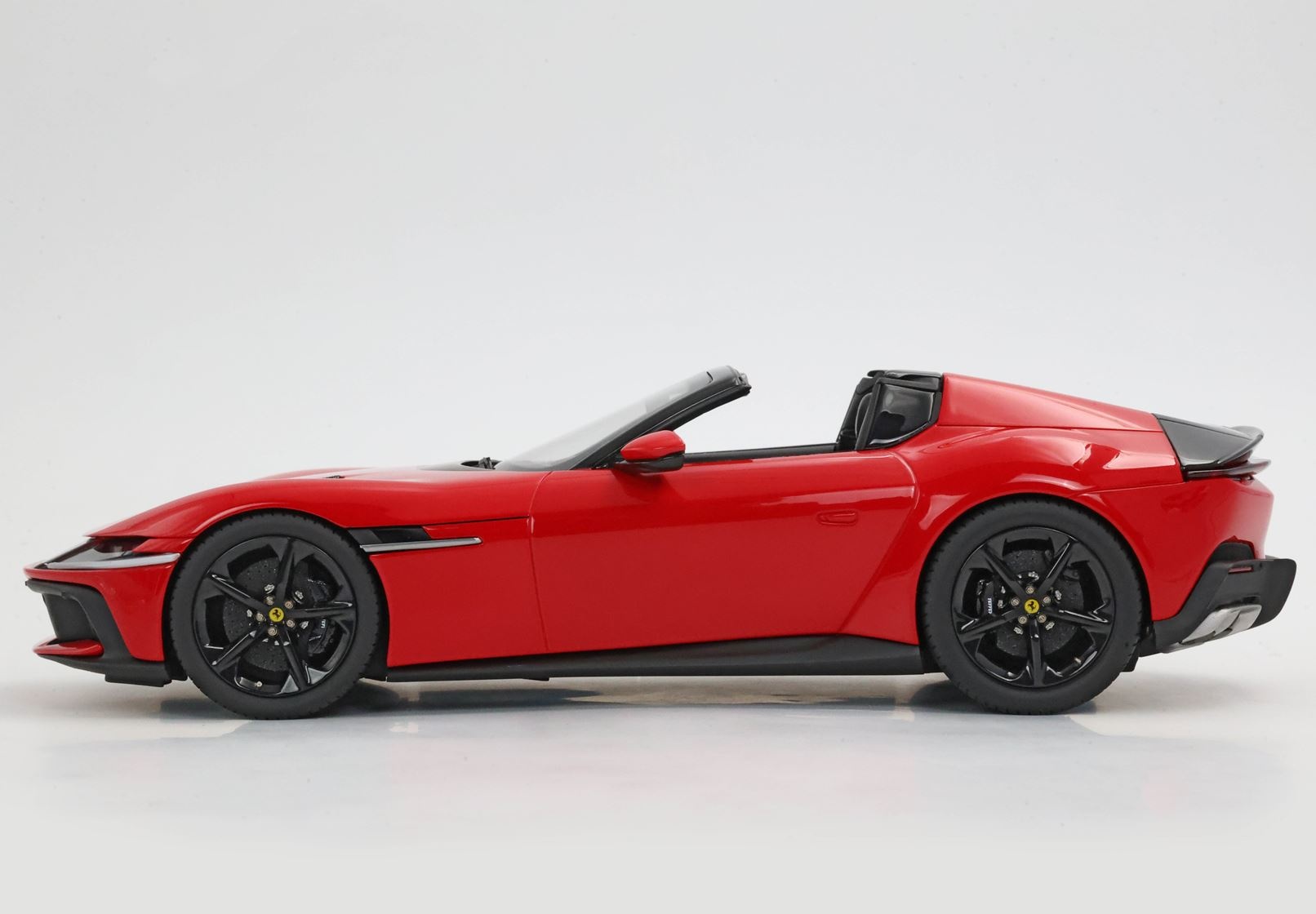 1:18 Ferrari 12Cilindri Spider Rosso Corsa - Limited 200 pcs. - BBR Model