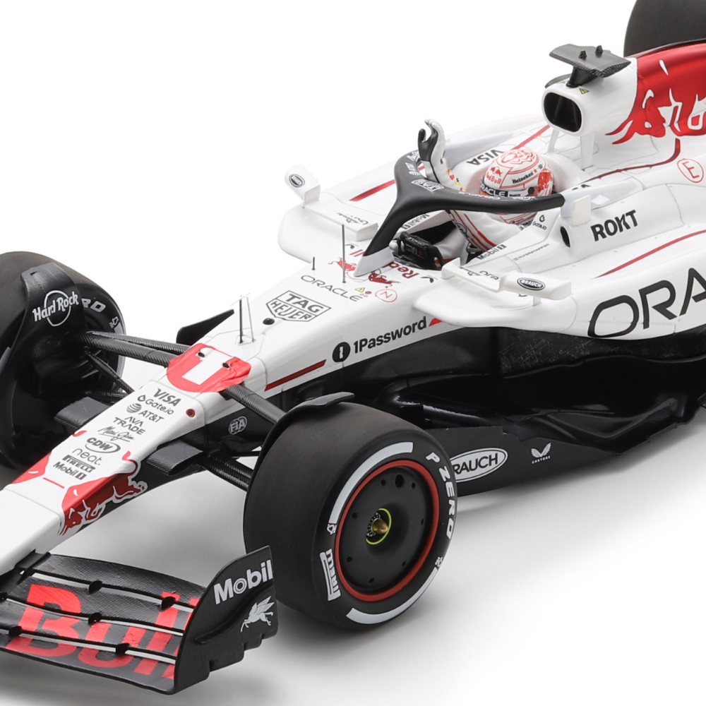 1/18 Red Bull Racing RB21 No.1 Oracle Red Bull Racing, M. Verstappen 'Winner Japanese GP 2025 *With pitboard