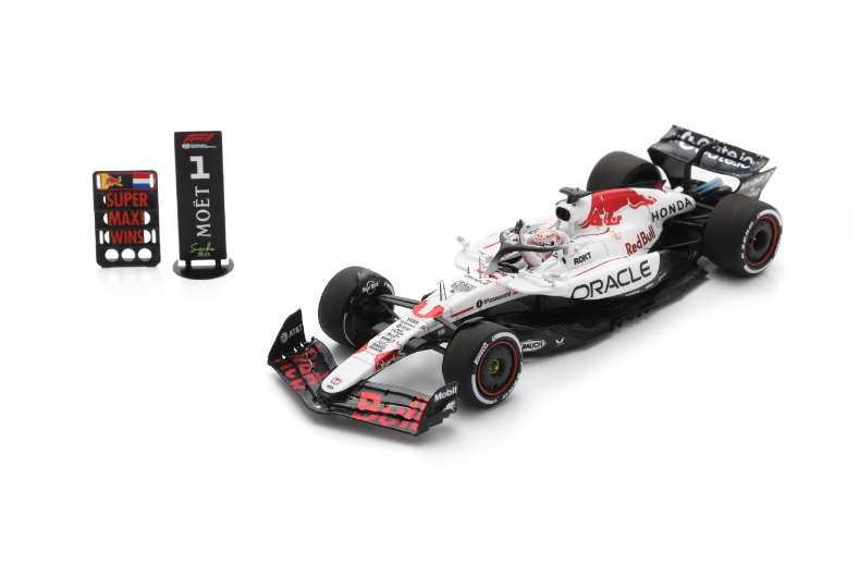1/43 Red Bull Racing RB21 No.1 Oracle Red Bull Racing, M. Verstappen 'Winner Japanese GP 2025 *With pitboard