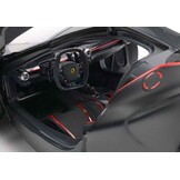 1:18 Ferrari LaFerrari (2013) Matt zwart met rode strepen Fernando Alonso echte carbon base  - met display case - BBR Models