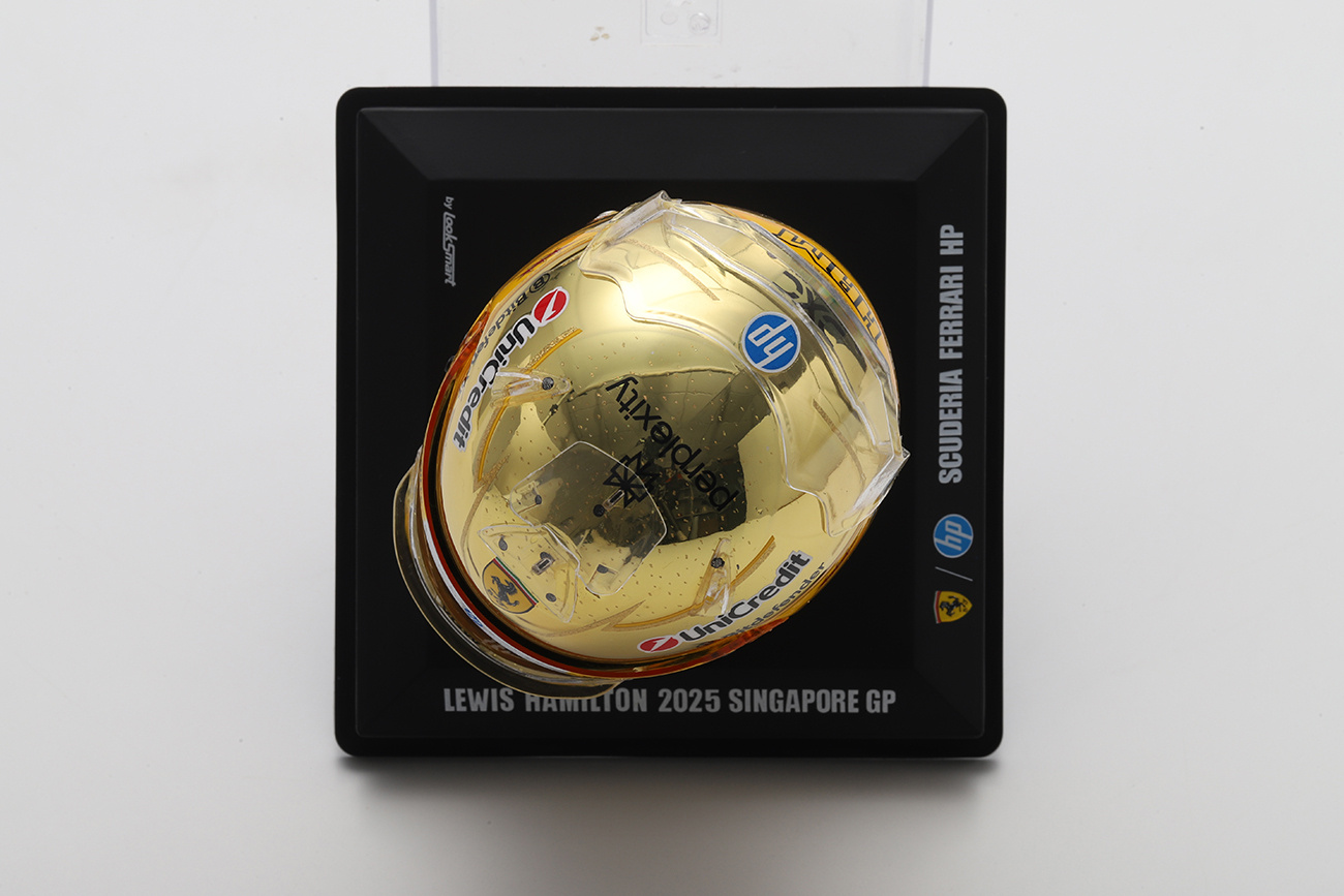 **Pre Order 1/5 Helmet Lewis Hamilton - Singapore GP 2025