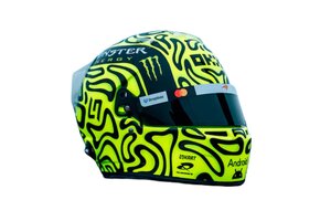 1:5 L. Norris McLaren - 2026 Season Helmet