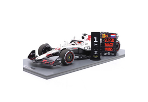 1:12 M. Verstappen Red Bull Racing RB21 #1 - 'Winnaar Japanse GP 2025 *met pitboard