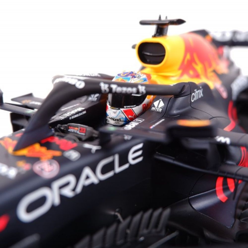 1:12 Max Verstappen Red Bull Racing RB16B #33 - 'Winnaar Dutch GP 2021' - Spark Models