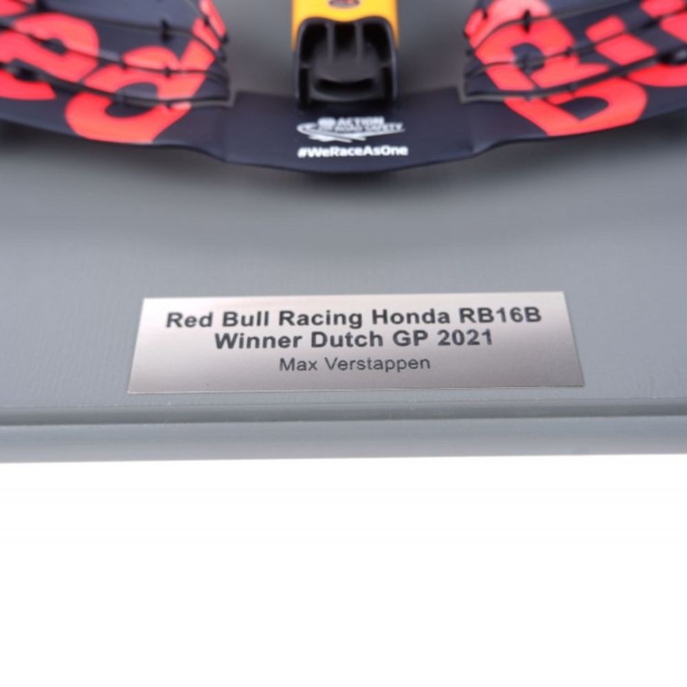 1:12 Max Verstappen Red Bull Racing RB16B #33 - 'Winnaar Dutch GP 2021' - Spark Models