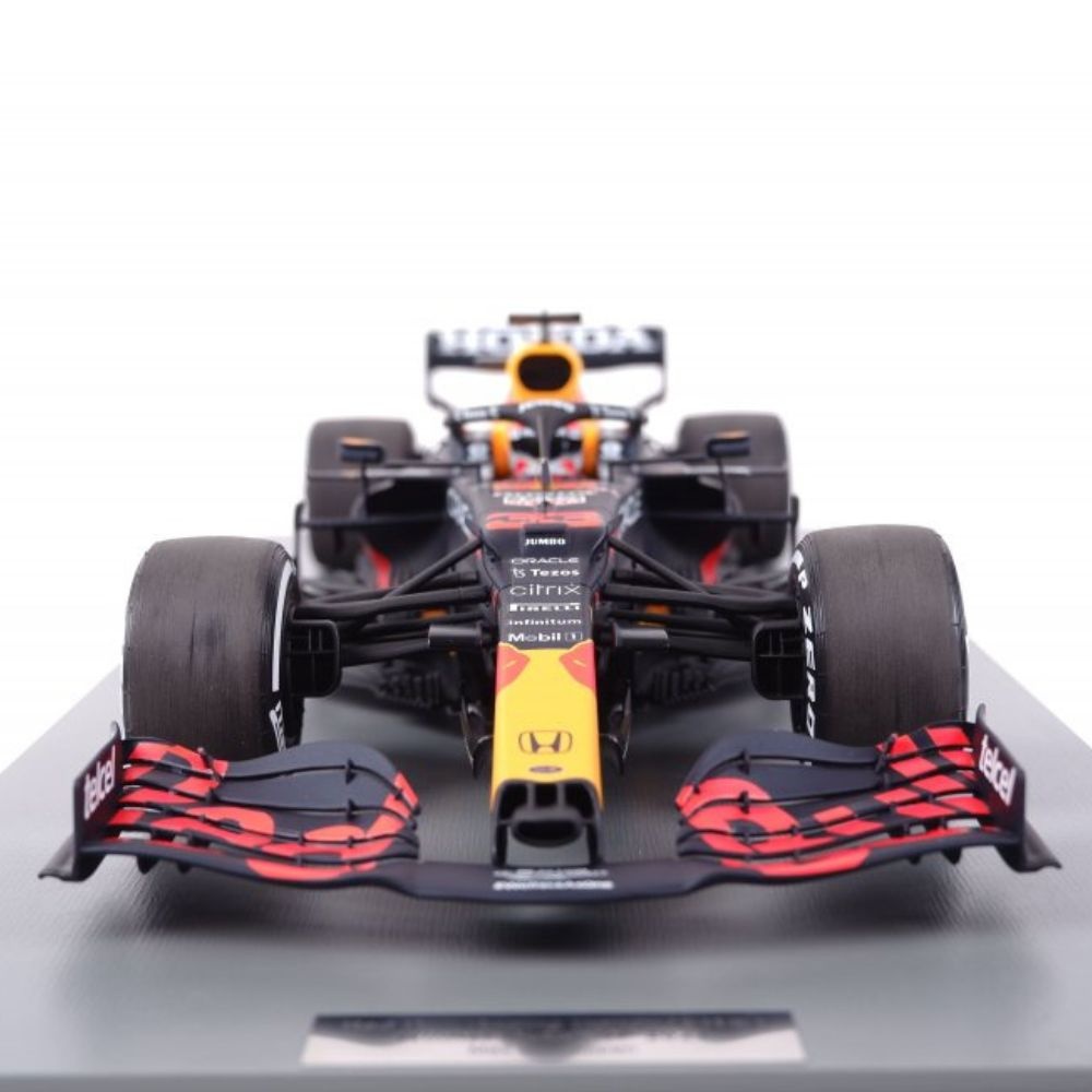1:12 Max Verstappen Red Bull Racing RB16B #33 - 'Winnaar Dutch GP 2021' - Spark Models