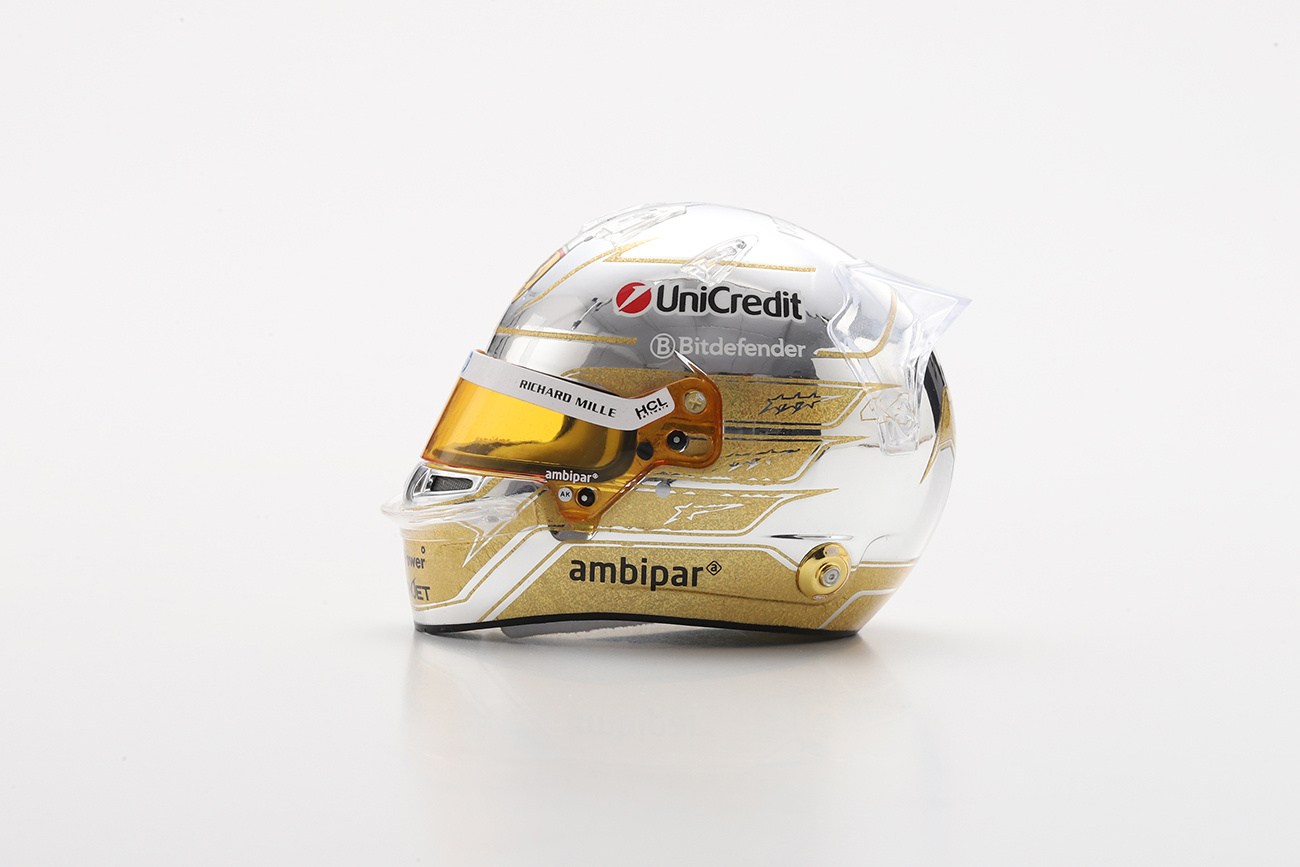 1:5 Lewis Hamilton Scuderia Ferrari HP - Abu Dhabi GP 2025 Special Edition Helm