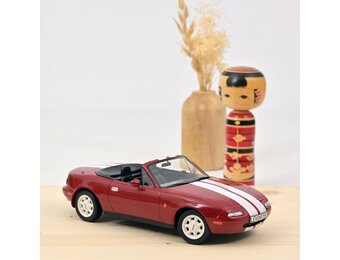 1:18 Mazda MX-5 - Rood/Wit