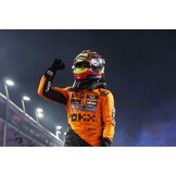 1:2 Helmet Oscar Piastri – McLaren F1 2025 | No. 81 | Official Replica - Bell Helmets