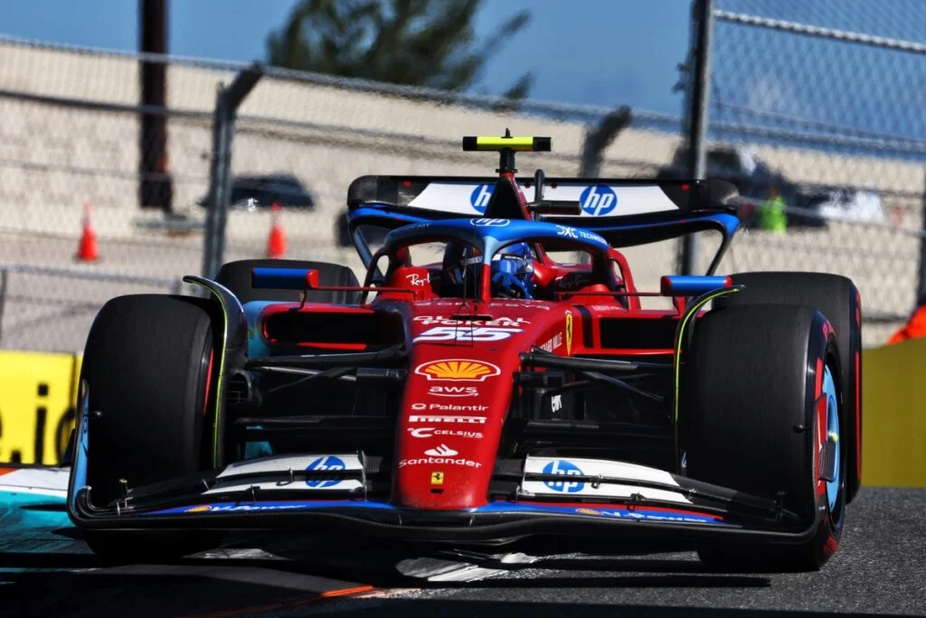 1/18 Scuderia Ferrari SF24, C. Sainz 'GP USA Miami 2024' polyfoam packaging