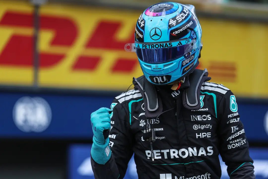 1:5 George Russell Mercedes-AMG Petronas F1 - 2026 Seizoenshelm - Spark Models