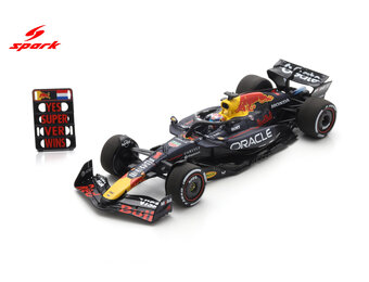 1:43 Max Verstappen Winner Abu Dhabi 2025 (with pit board)