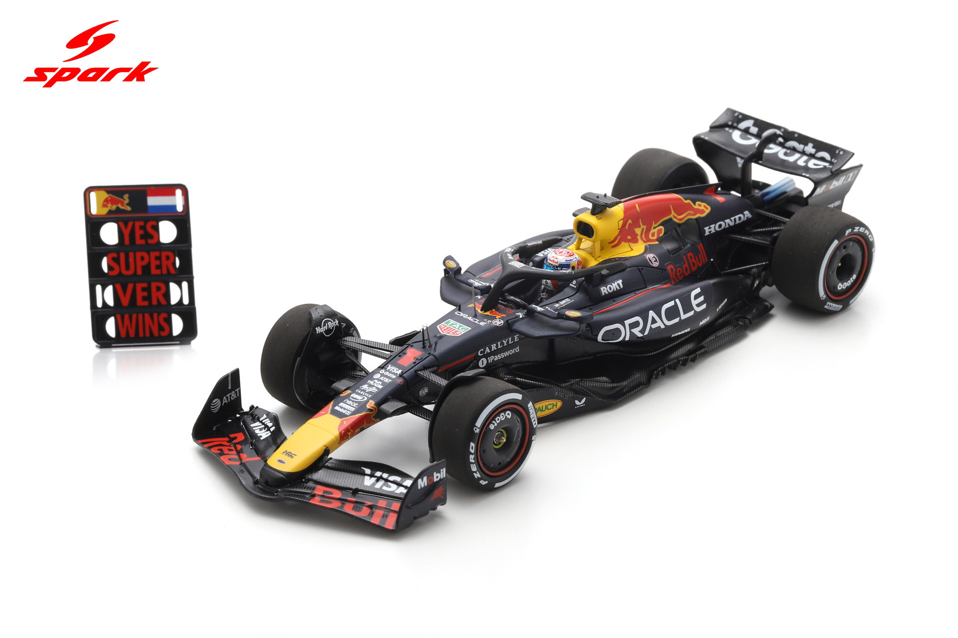 1:43 Max Verstappen Red Bull Racing F1 Winner Abu Dhabi 2025 (with pit board) - Spark Models
