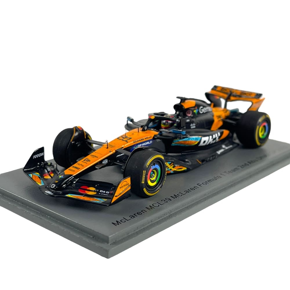 1:43 Oscar Piastri McLaren F1 2nd Abu Dhabi 2025 - Spark Models
