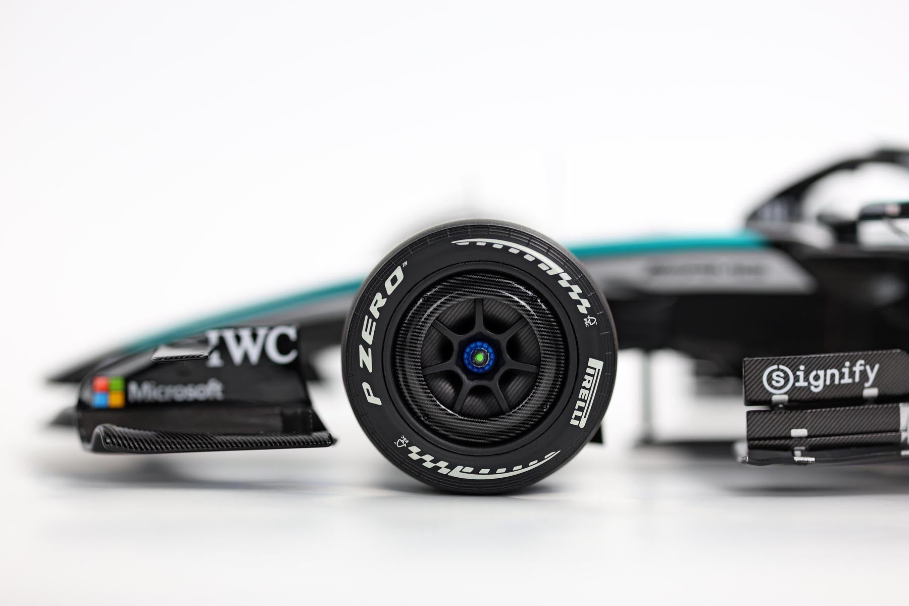 1:18 Modell Kimi Antonelli Mercedes-AMG F1 W17 – Sieger GP China 2026 – BBR Luxury Pack – Vorbestellung