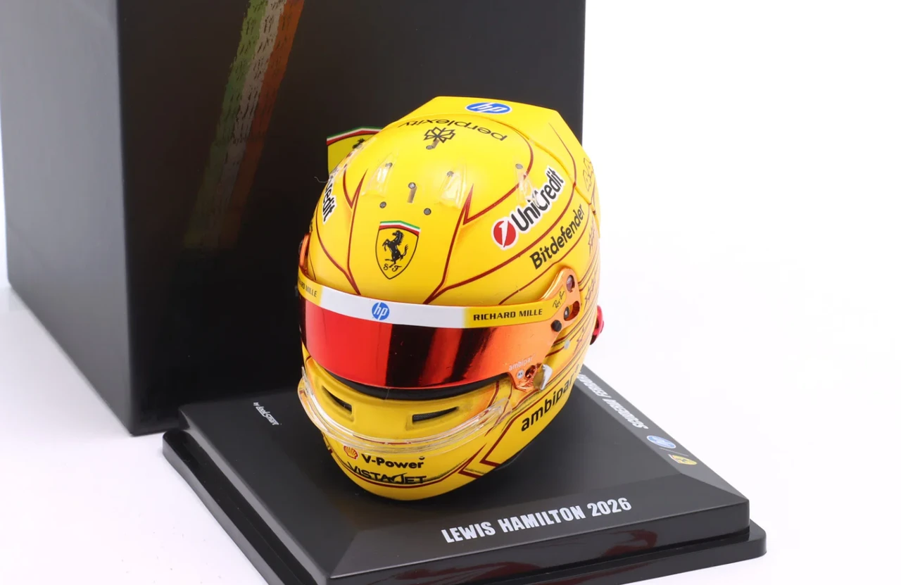 1:5 Lewis Hamilton Scuderia Ferrari HP - 2026 Seizoenshelm - Looksmart