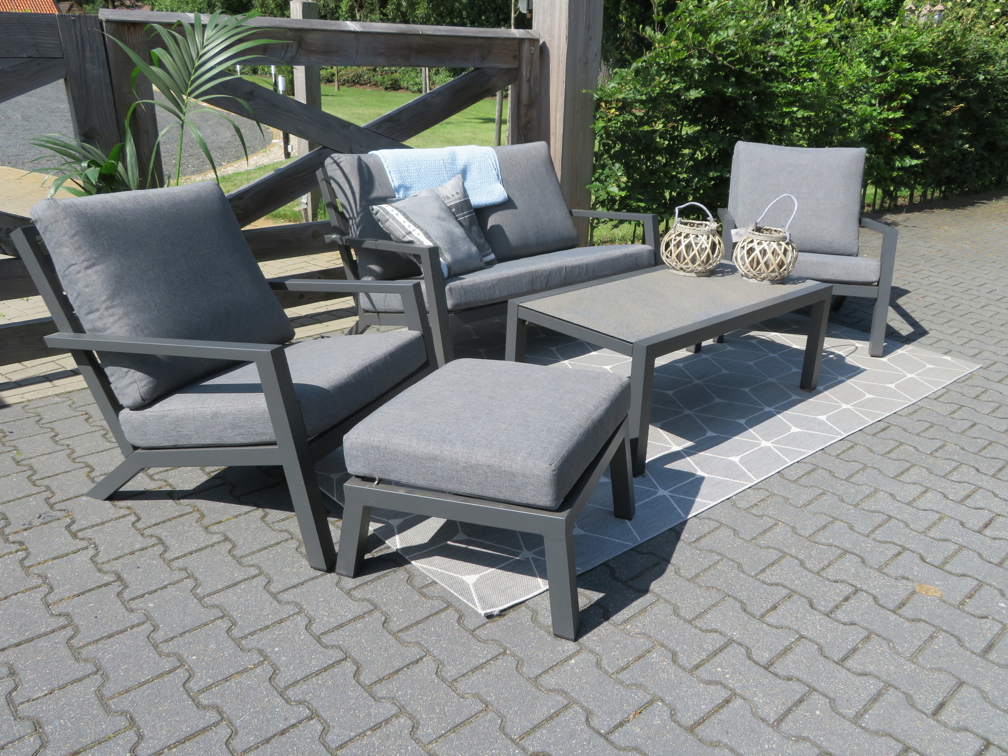 4-delige Loungeset met 2-persoonsbank | Bezano | Grafith Grey | Aluminium
