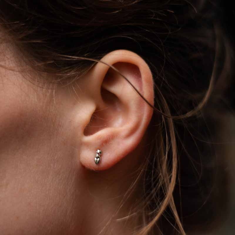 T.I.T.S. LAZY BODY STUD SILVER