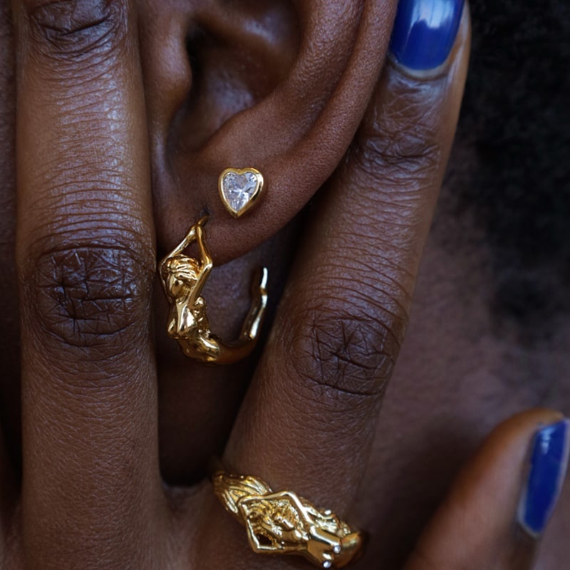 T.I.T.S. BODY HOOP EARRING GOLD