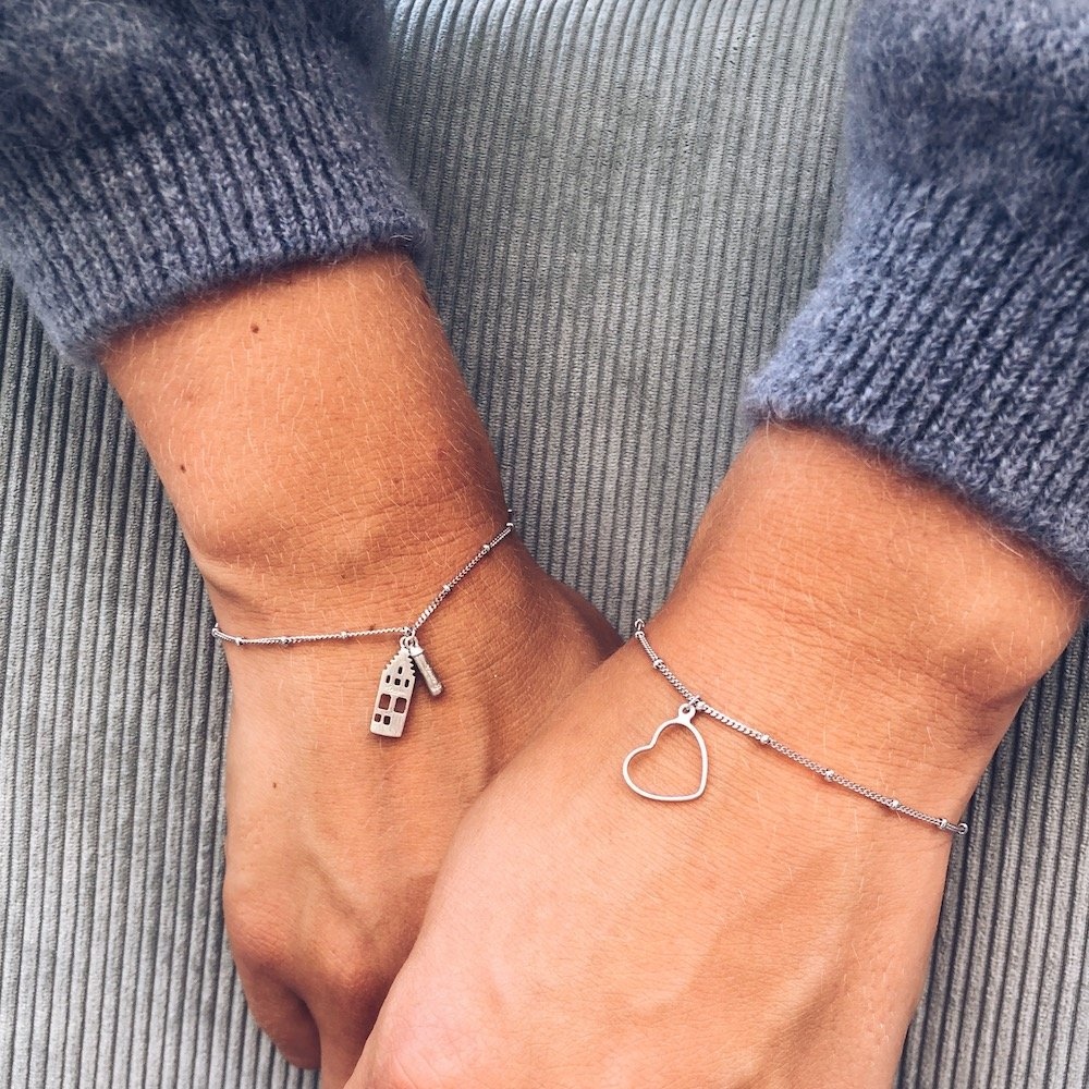 Heart to get armband