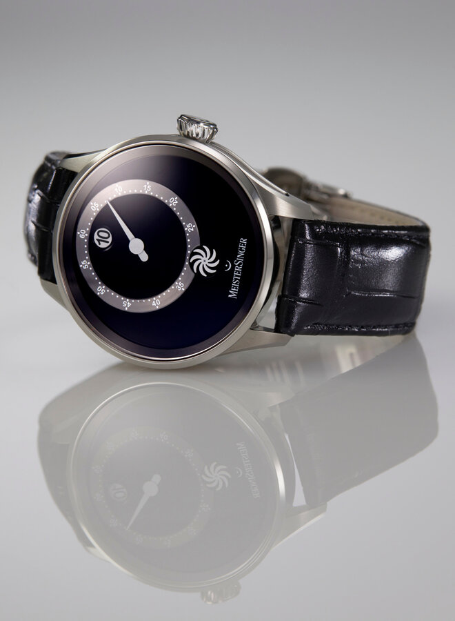 Meistersinger PTJH902 Panthero Jumping hour Piano Black