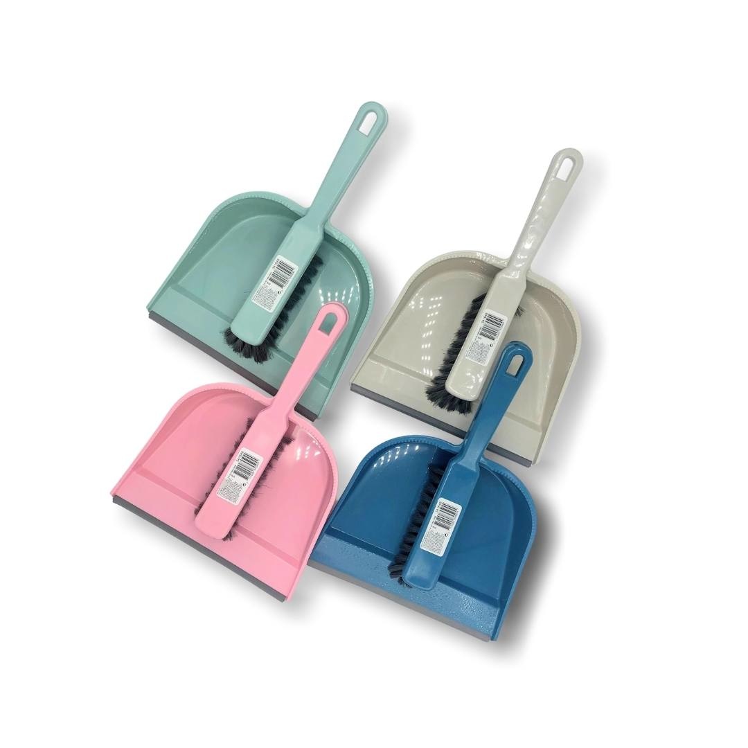Pelle à poussière en plastique