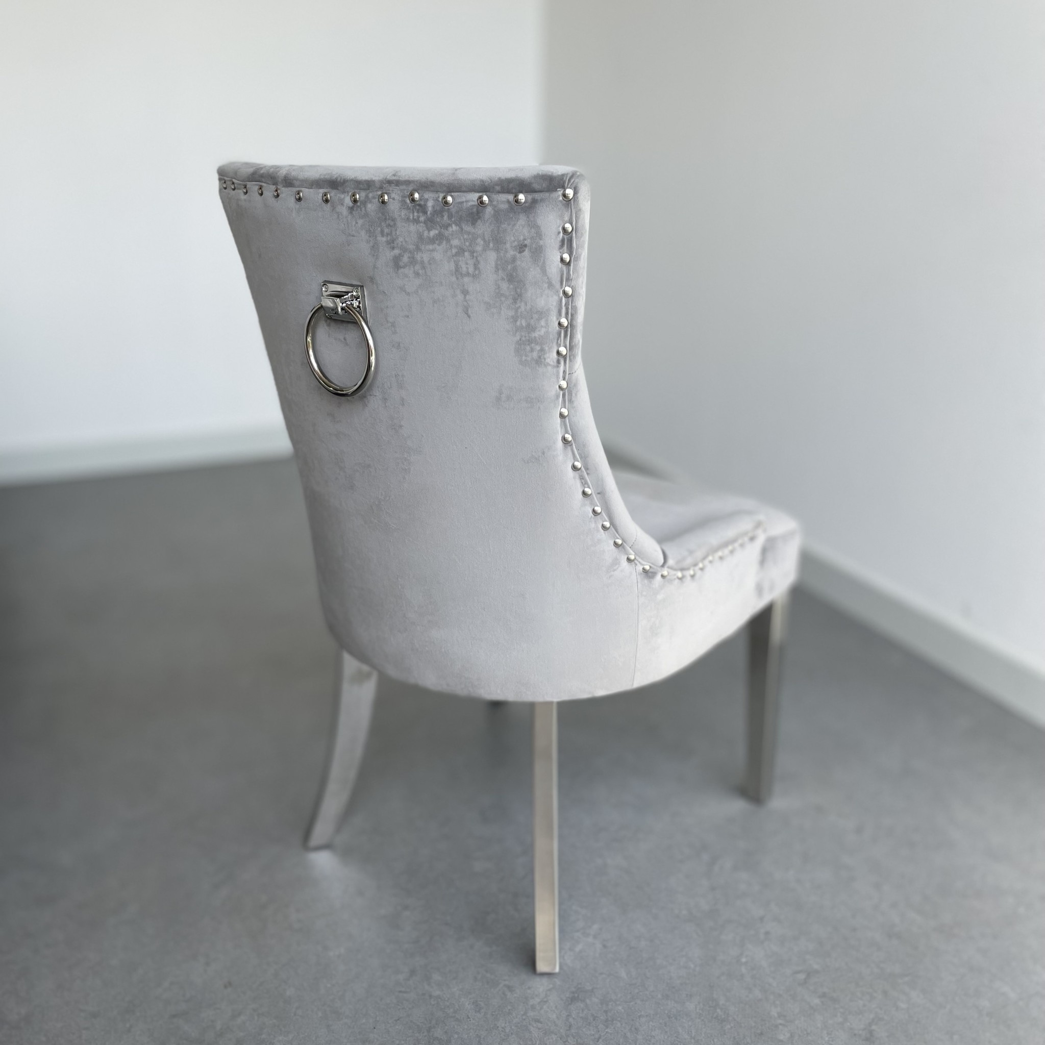 2x Chaise de salle à manger - Gris clair - Pieds en métal (Chrome)