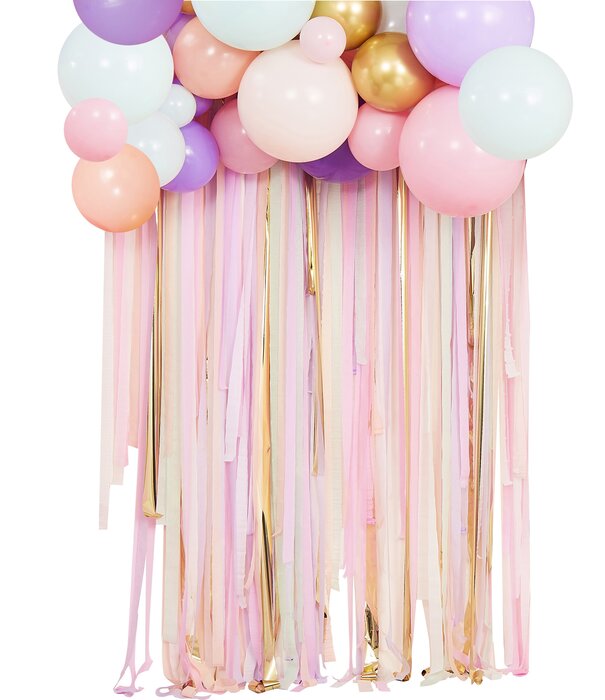 Pastel ballonnenboog met streamer