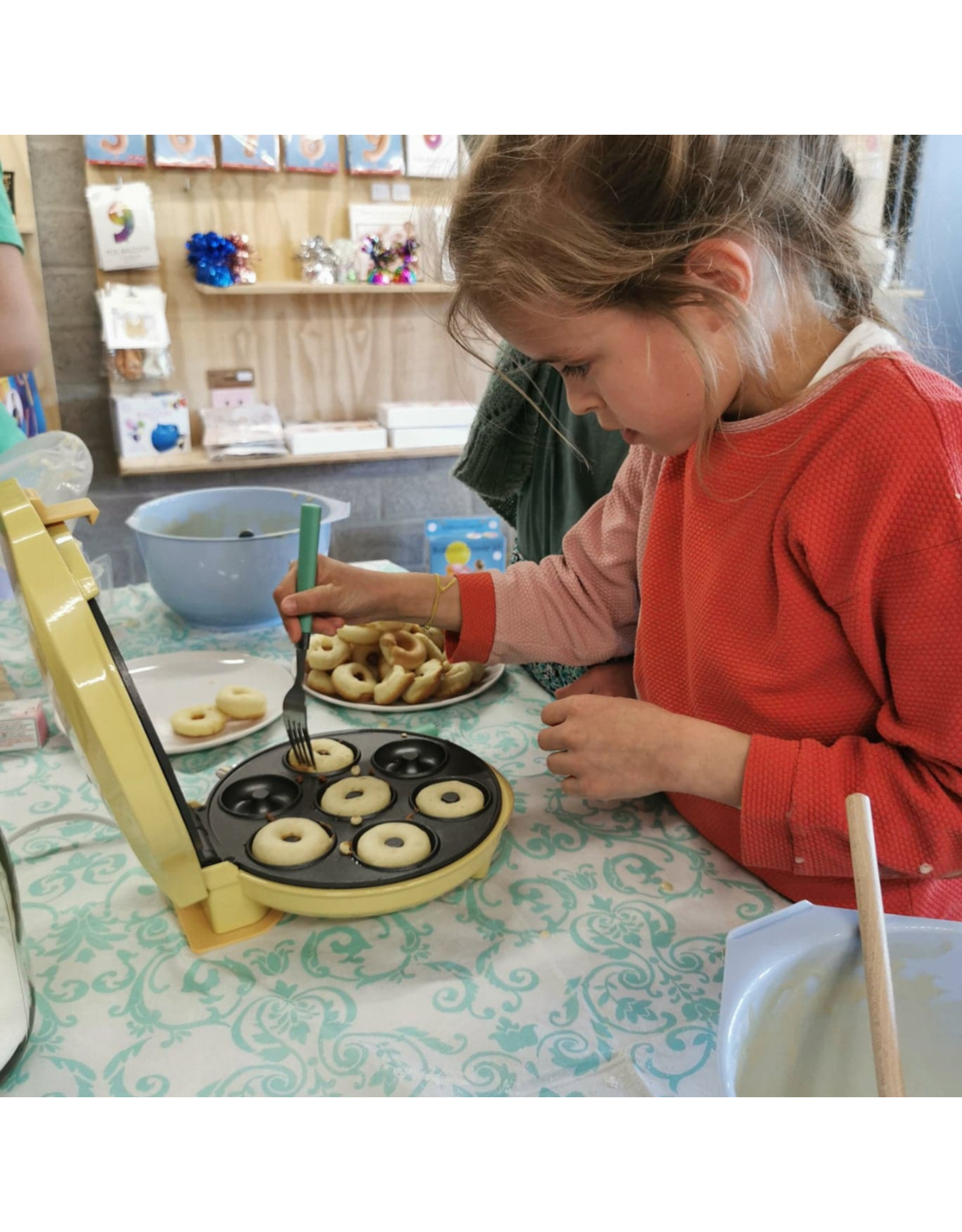 wowparty Bakfeestje : bak je  eigen donuts & hartjes wafels