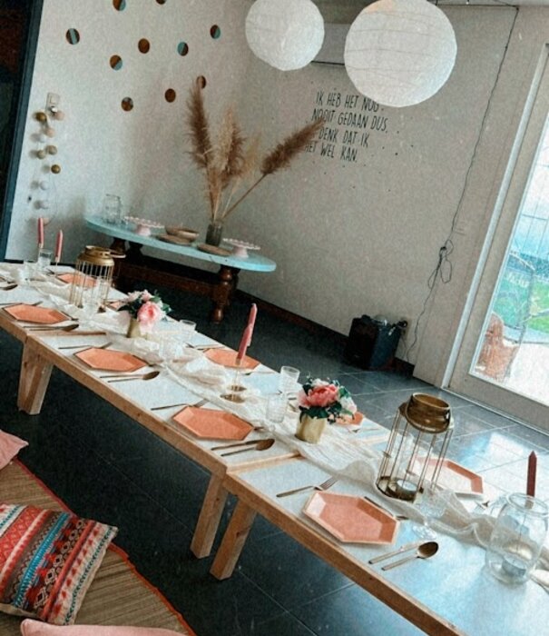 Picknicktafeltjes en decoratie te huur
