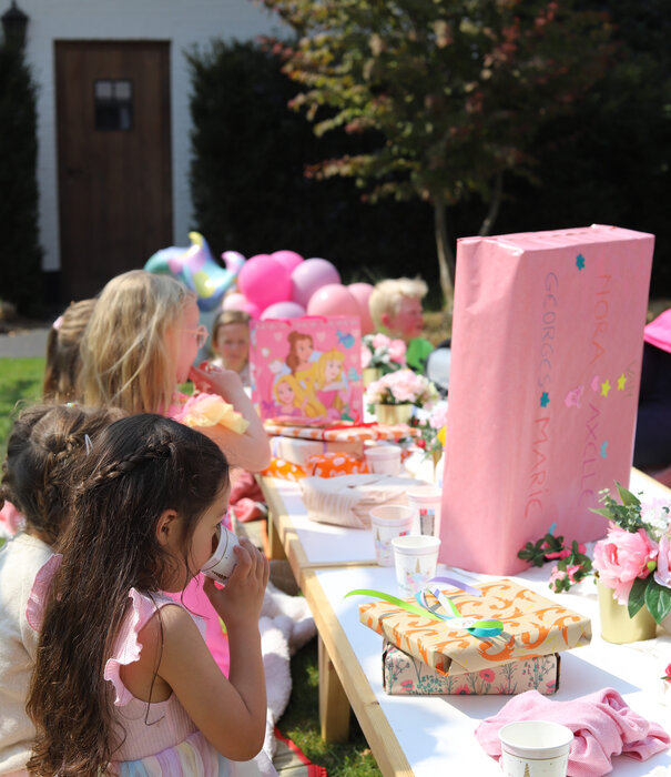 Picknicktafeltjes en decoratie te huur