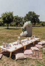 Picknicktafeltjes en decoratie te huur